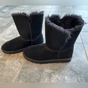Women’s Time and Tru Black Winter Boots 8